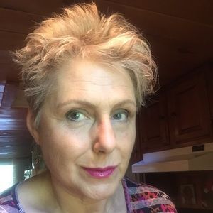 Meet your Posher, Linda